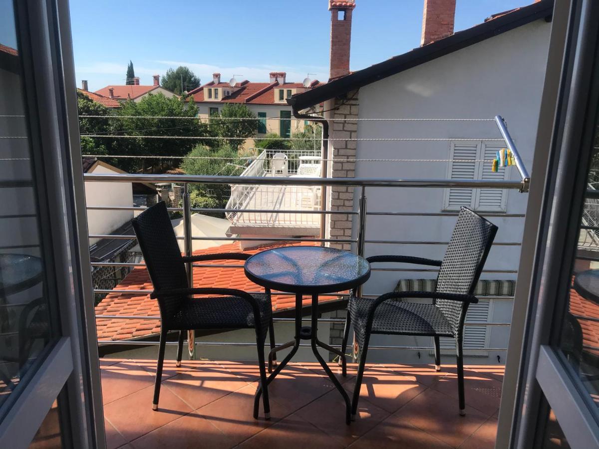 Rooms And Apartments Robert Rovinj Exterior photo